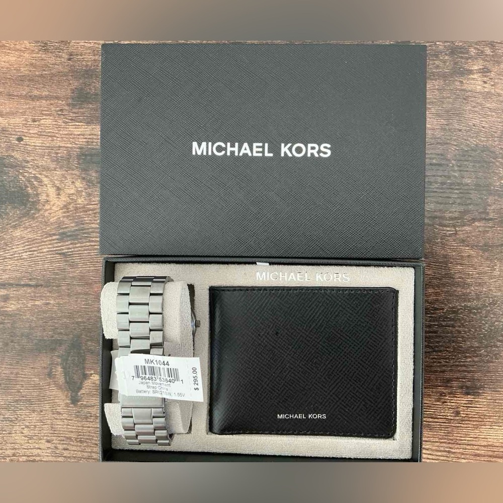 Michael Kors MK1044 Mens Slim Runway Watch and Wallet Gift Set - Picture 6 of 7